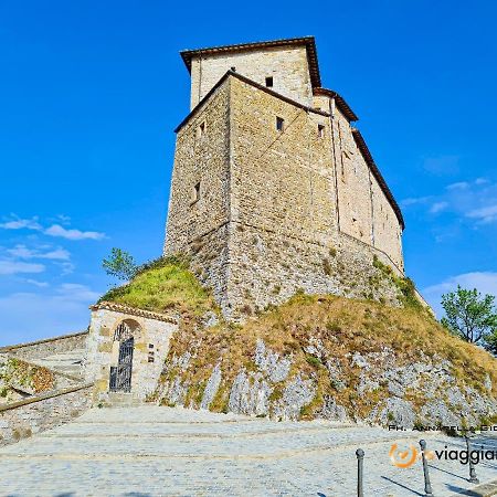 Locanda Del Castello Frontone Exterior photo