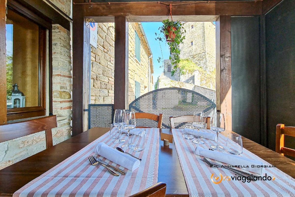 Locanda Del Castello Frontone Exterior photo