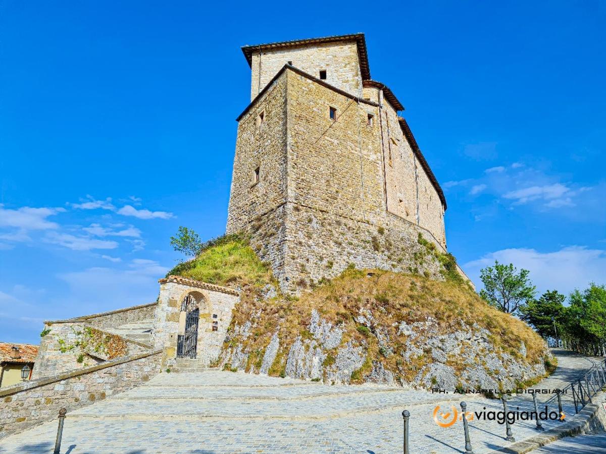 Locanda Del Castello Frontone Exterior photo