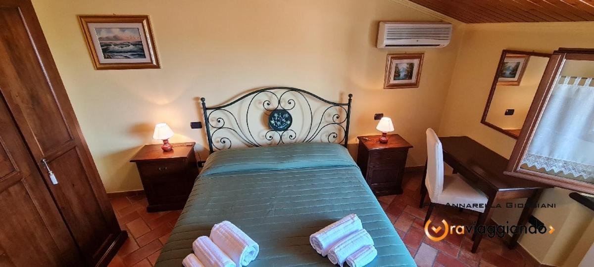 Locanda Del Castello Frontone Exterior photo