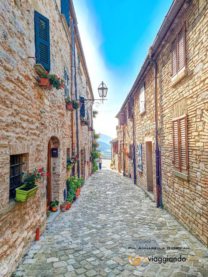 Locanda Del Castello Frontone Exterior photo