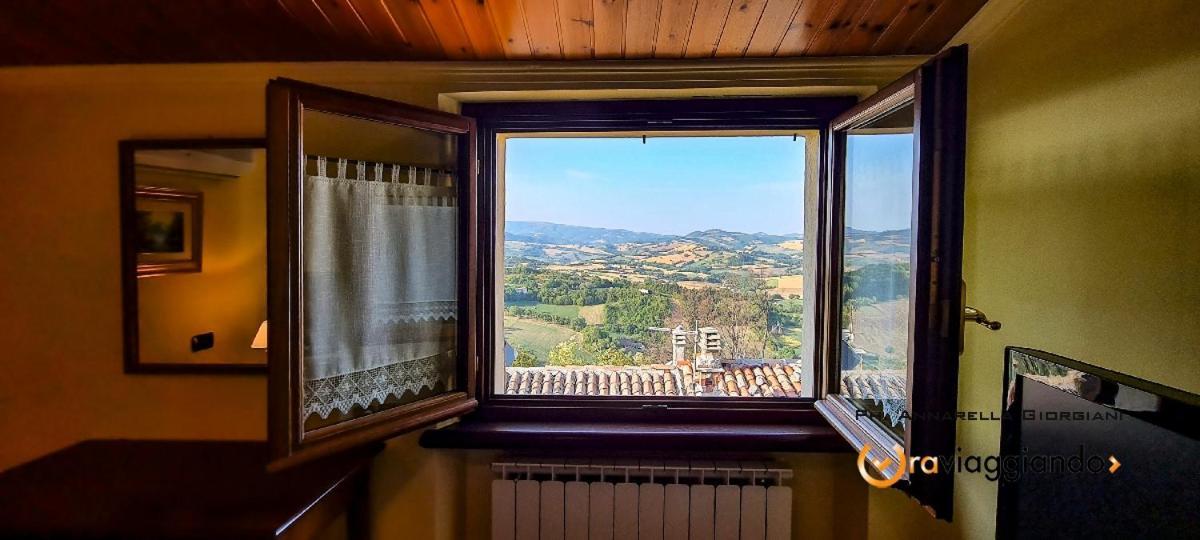 Locanda Del Castello Frontone Exterior photo